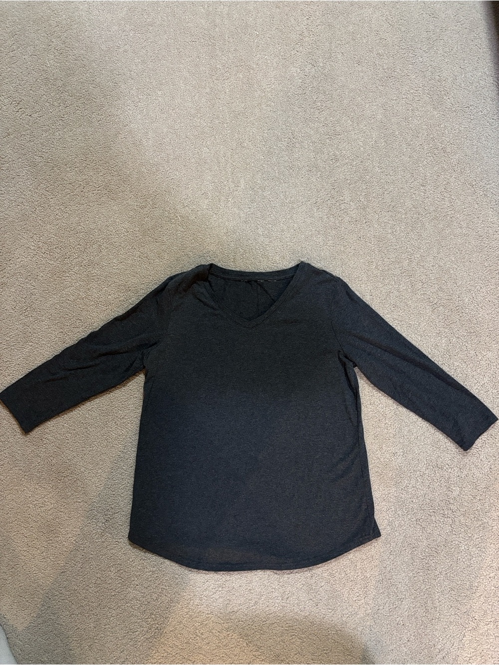 Women’s Grey V-Neck 3/4 Sleeve Tee